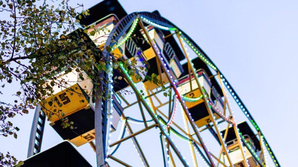 English Listening: A Day at the CNE