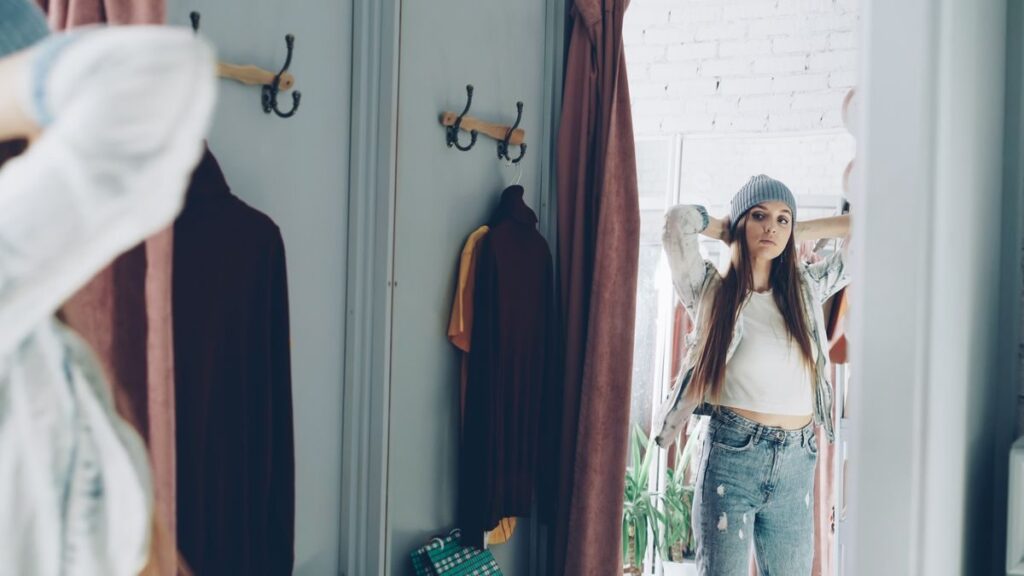 English Listening: Shopping for a New Dress
