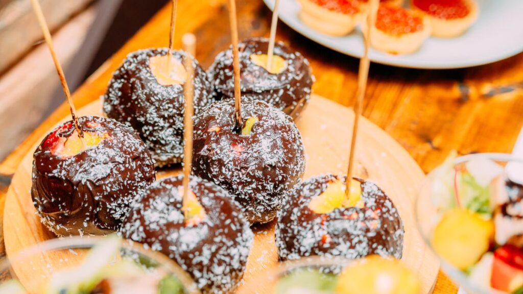 English Teacher Melanie: Listening Lesson – “Chocolate Apples”!
