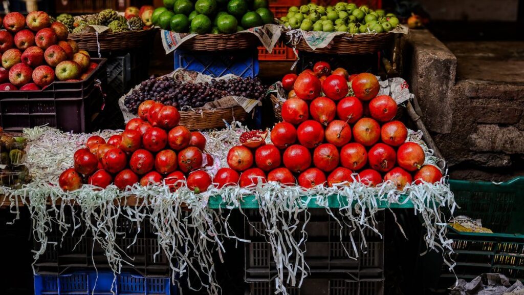 English Vocabulary: Names of Fruit! (video)
